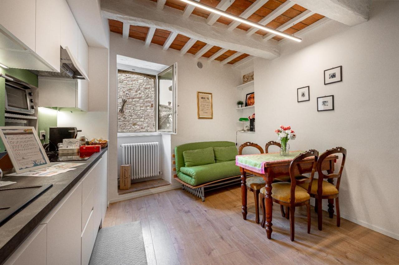 Apartamento Dimora Casina Dell'Abbondanza Gubbio Exterior foto
